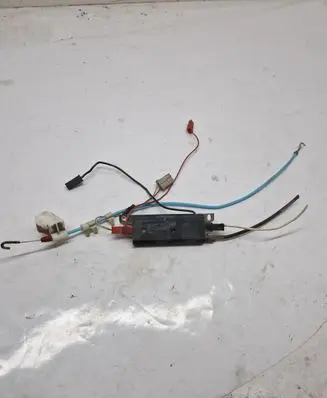 Audi 80 90 B3 Antenna control unit 893035225G