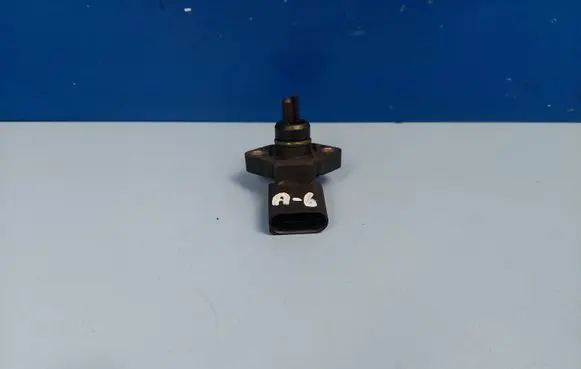 Audi A6 S6 C5 4B Air pressure sensor 059906051 0281002326