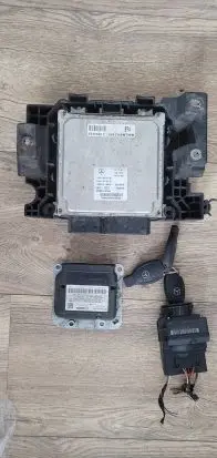 Mercedes-Benz Sprinter W906 Engine ECU kit and lock set A6519000700 28429285 A6519010600