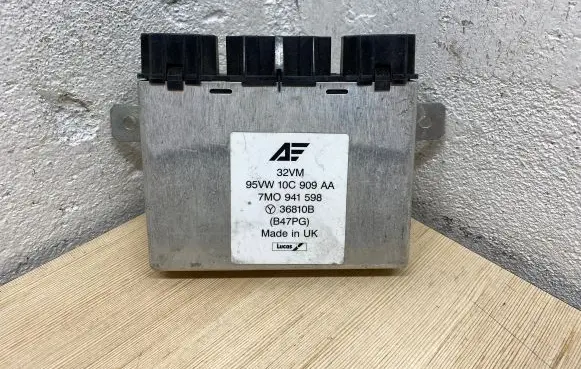 Ford Galaxy Comfort/convenience module 7M0941598 36810B 95VW10C909AA