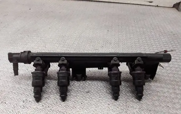 Renault Clio II Fuel injectors set 7700114546c