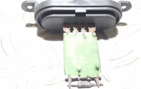 Volkswagen Transporter - Caravelle T5 Heater blower motor/fan resistor PA66GB20GF10 12396