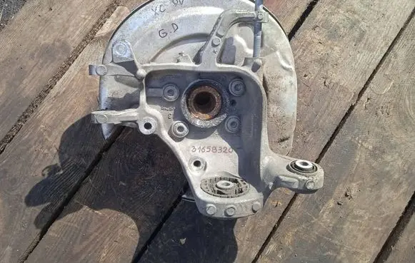 Volvo XC90 Rear wheel hub 31658320
