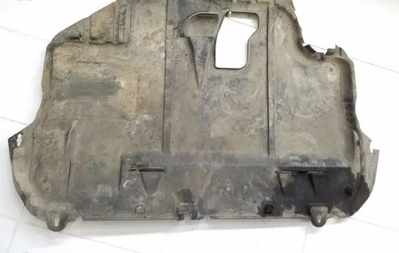 Ford Focus Engine splash shield/under tray 3M51R9P013CU