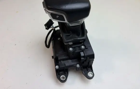 Audi A5 Gear shifter/selector 8W1713041J