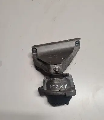 BMW 5 GT F07 Engine mount bracket 68623513 6777371
