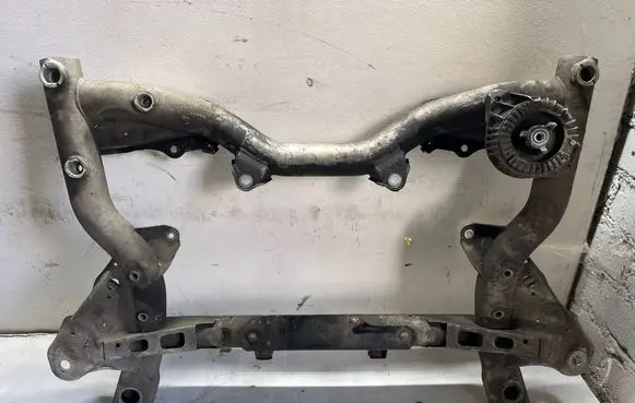 Mercedes-Benz E W212 Front subframe A2045040640