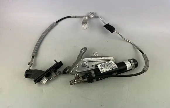 Mercedes-Benz E W213 Other engine bay part A2058604700 A2539980101 A2138304104