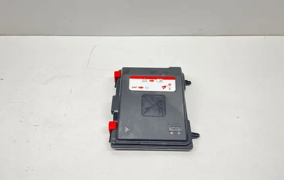Peugeot 308 Fuse box cover 9678633380