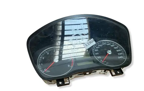 Ford Focus C-MAX Speedometer (instrument cluster) 4M5T10849