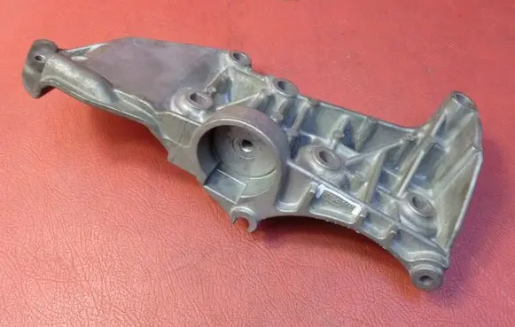 Renault Megane II Generator/alternator bracket 8200425034