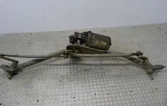 Audi A4 S4 B5 8D Front wiper linkage and motor