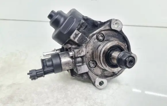 Hyundai i40 Fuel injection high pressure pump 0445010596 331002A600