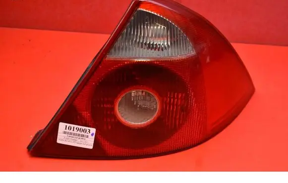 Ford Mondeo Mk III Rear/tail lights 1S71-13404-A