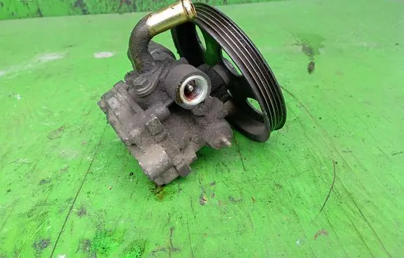 Suzuki Baleno EG Power steering pump