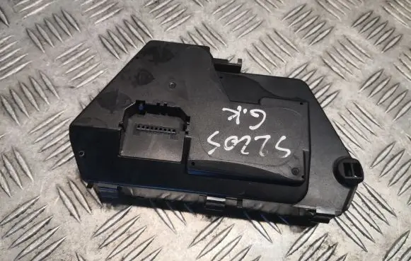 Mercedes-Benz S W220 Door control unit/module 2208214958 A2208214958