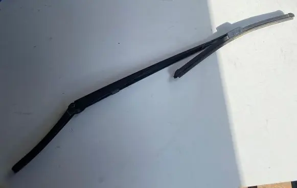 BMW 5 F10 F11 Windshield/front glass wiper blade 7203156