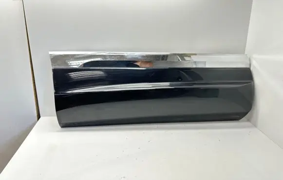 Volkswagen Touareg II Rear door trim (molding) 7P6854950C 7P6853970A