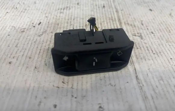 BMW 5 E60 E61 Sunroof switch 03015010 6907288 6131