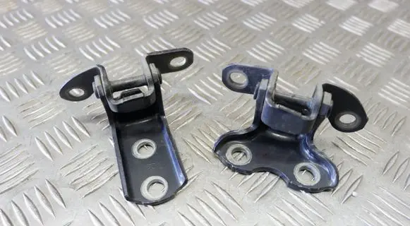 Toyota Prius (XW30) Rear door hinge set 6875020121 6877052031