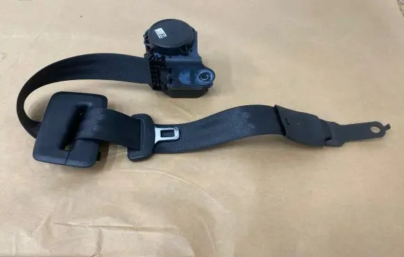 Porsche Cayenne (9Y0 9Y3) Rear seatbelt 9Y0857807 898H600V6VZ