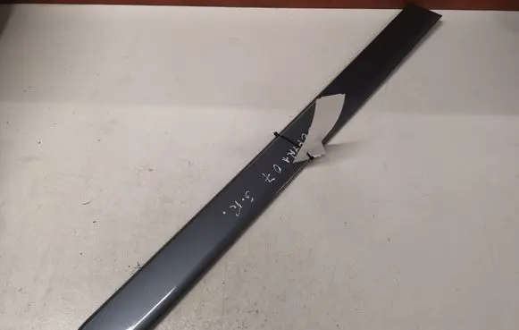 Opel Zafira B Rear door trim (molding) 13137774 498166255