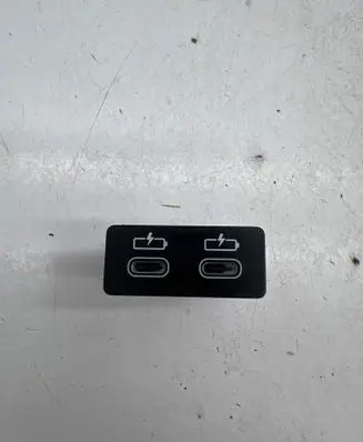 BMW X1 U11 USB socket connector 5A8418101 35717876A 057532312270