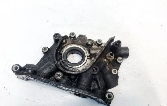 Ford Focus Oil pump 98MM6604AD