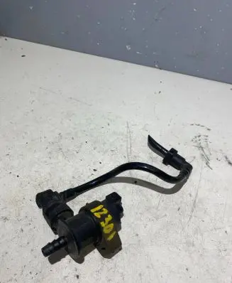 Volvo S40 Turbo solenoid valve 8653642