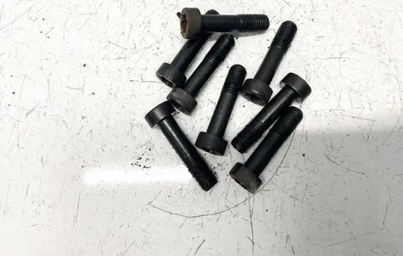 Toyota Corolla Verso AR10 Nuts/bolts 