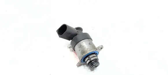 Volkswagen PASSAT B7 Fuel pressure regulator 0928400768