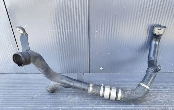 Maserati Levante Intercooler hose/pipe 670035003