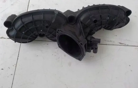 Mercedes-Benz A W176 Intake manifold A1330900537
