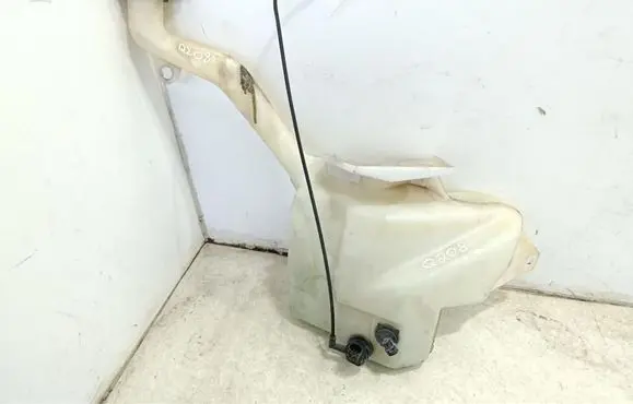 Windshield washer fluid reservoir/tank
