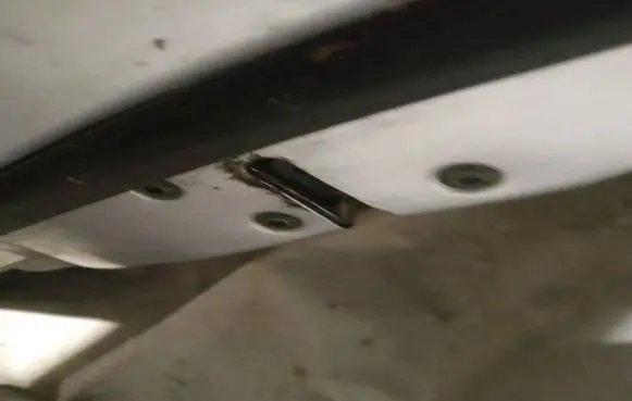 Mitsubishi Grandis Rear door lock
