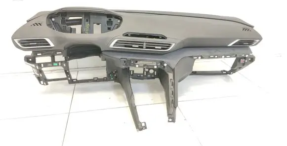 Peugeot 5008 II Dashboard T0522730