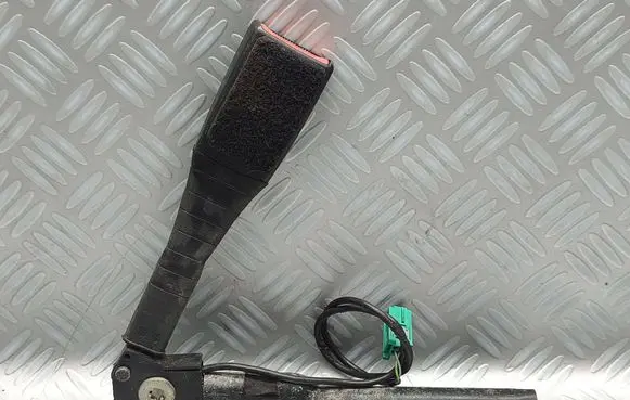 Opel Corsa D Front seatbelt buckle 13286180 645731738