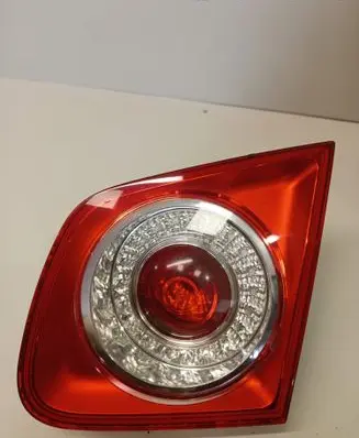 Volkswagen Jetta V Tailgate rear/tail lights 1K5945094