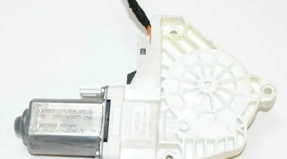 Audi A5 Sportback 8TA Front door window regulator motor 8T0959802B