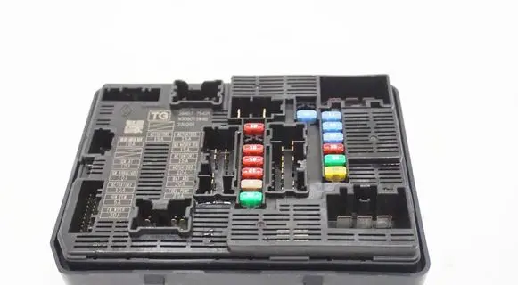 Nissan Primastar Engine ECU kit and lock set 284B77542R