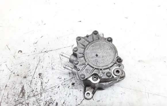 Audi A4 S4 B7 8E 8H Vacuum pump 03G145209