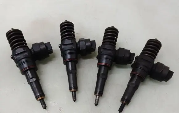 Volkswagen Sharan Fuel injectors set 038130073AC