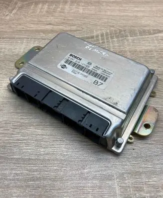 Nissan Almera Engine control unit/module ECU 237105M300 0281010141