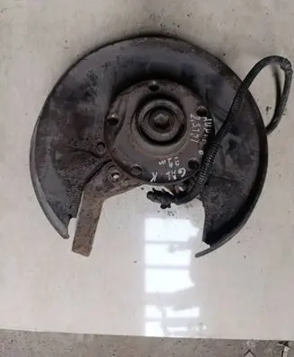 Rear wheel hub