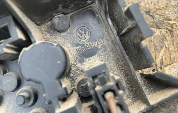 Volkswagen Golf III Tail light bulb cover holder 1H6945257