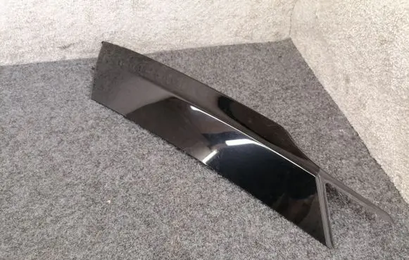 (D)pillar trim (top)