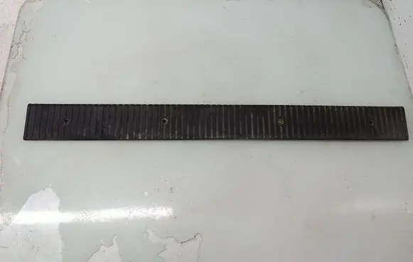 Jeep Cherokee XJ Front sill trim cover 8955003370