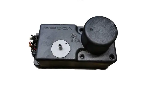 Volkswagen PASSAT B4 Vacuum pump 1H0962257