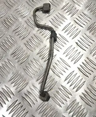 Mercedes-Benz C W204 Fuel injector supply line/pipe 