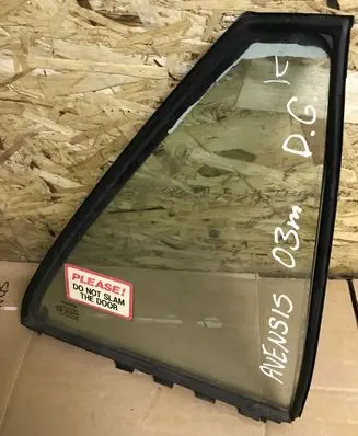 Toyota Avensis T220 Rear vent window glass 43R00048